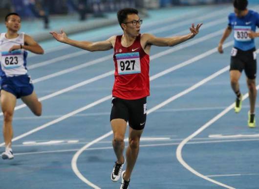 郭钟泽破400米纪录,郭钟泽400米夺冠央视解说