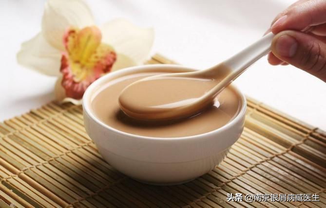 22岁女子喝奶茶送进icu,22岁女子喝奶茶被送到icu