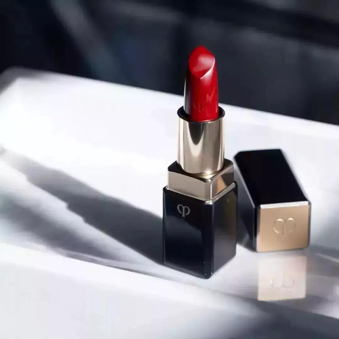 白桃乌龙口红适合黑黄皮,阿玛尼适合黑黄皮的口红