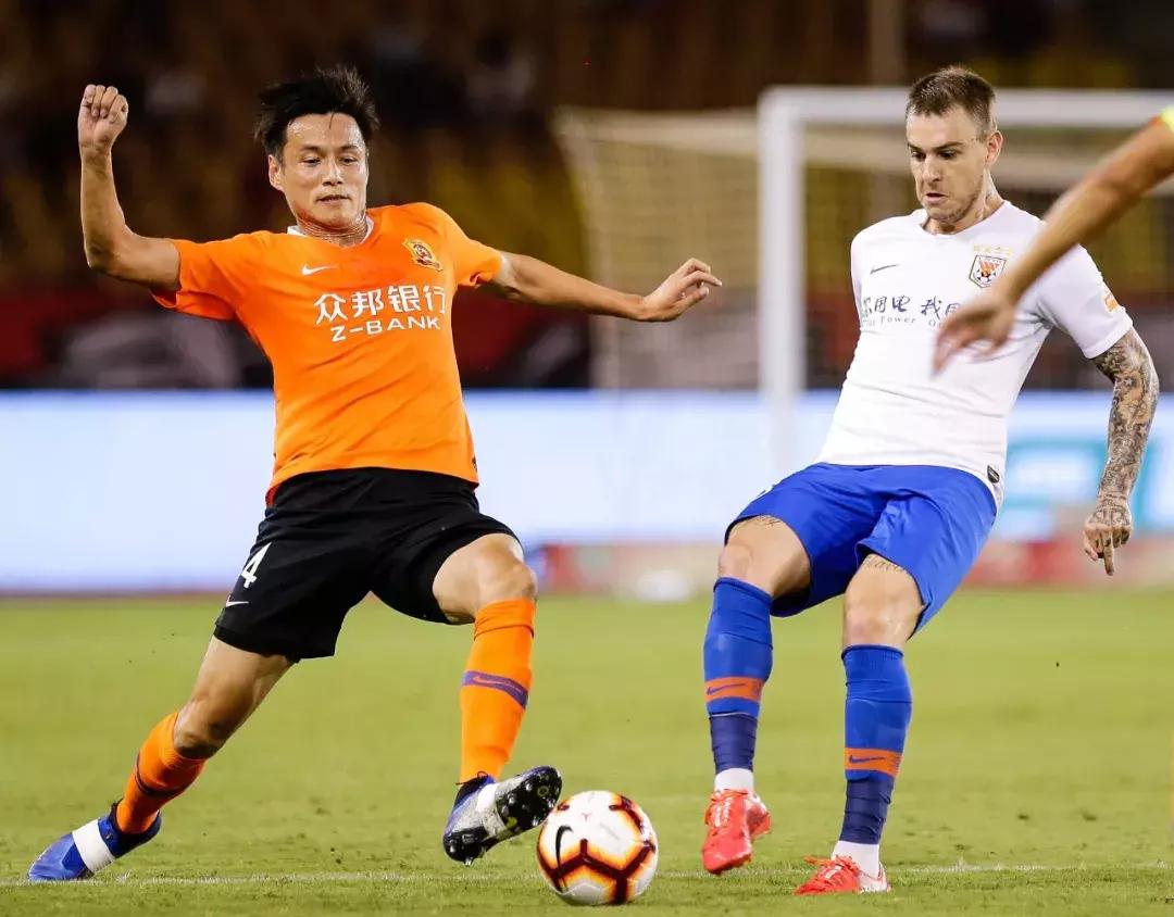 武汉卓尔2-1击败天津天海,武汉卓尔和山东鲁能交手战绩