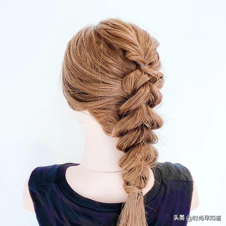 扎两个辫子怎么扎最简单,扎发发型简单又好看发量多