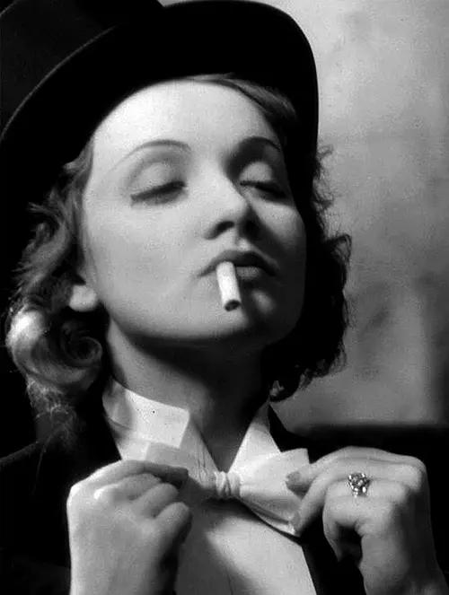 好莱坞50位最伟大明星，费雯丽赫本梦露泰勒褒曼嘉宝谁最美？