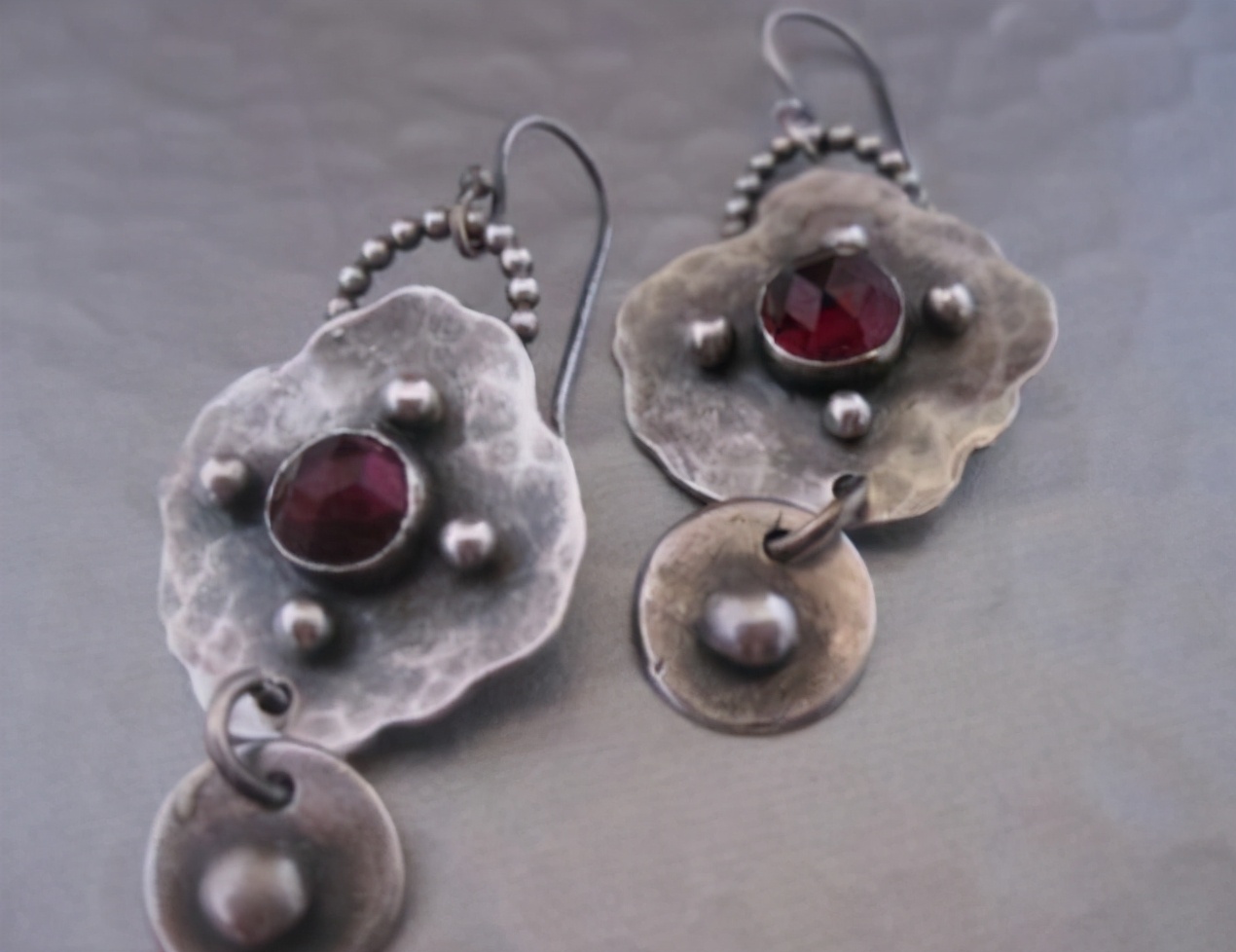 彩金项链怎么样清洗光亮,彩金项链保养的正确方法