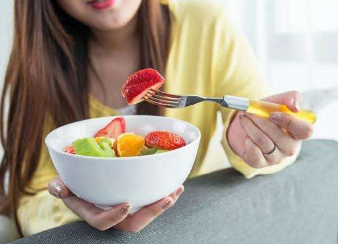 新生儿一星期不睁眼是怎么回事,婴儿出生一星期才睁眼