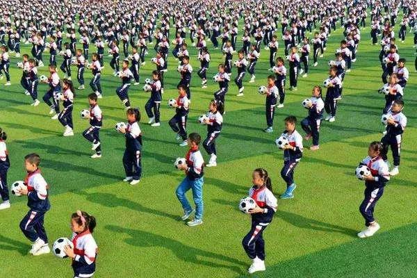 中国足球火力全开,中国足球蓄势待发