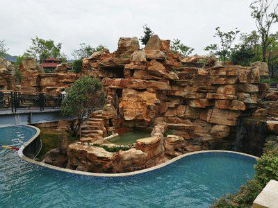 曲靖金麟湾温泉多少钱一个人,曲靖温泉价格最低的温泉村