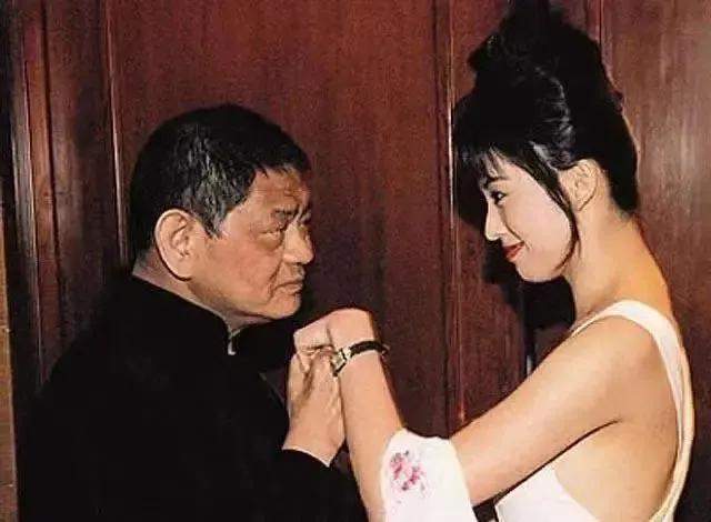 鍗佷節骞村墠濂规姏寮冨弻鑳炶儙,鍗佷節骞村墠浠栨姏寮冧簡浜茬敓濂冲効