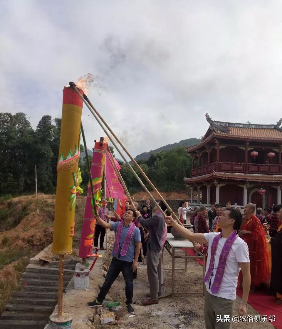 逝者出殡前开光仪式是什么,出殡前一天烧纸有什么讲究