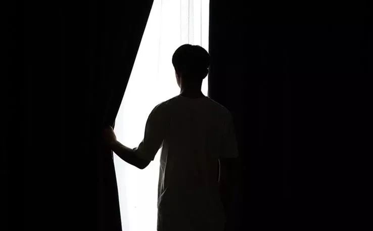 卧室窗帘面料怎么选择,客厅窗帘及面料选择技巧