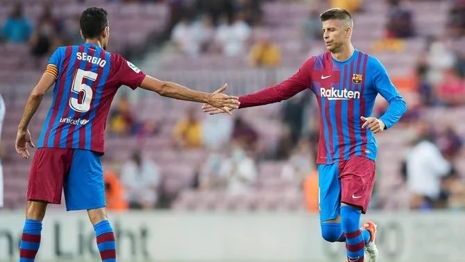 同样是巴萨小将，一个待在看台，一个能让核心“让位”，差距来了