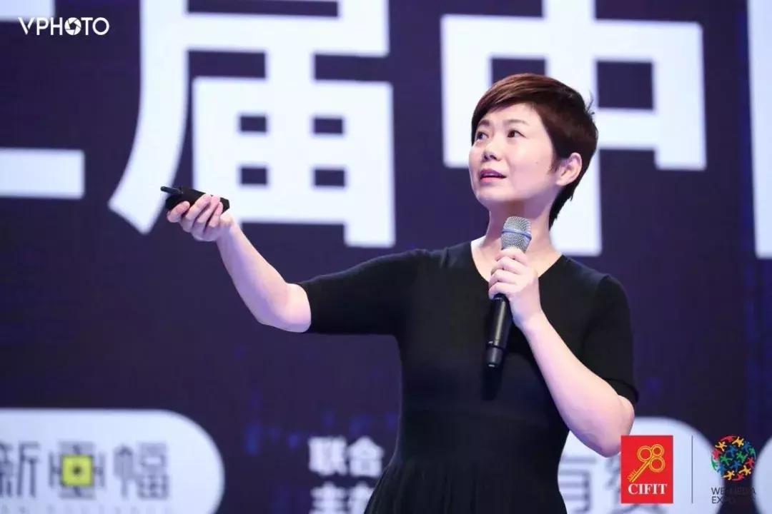 自媒体写稿子怎么赚钱,自卑的人怎么做自媒体赚钱