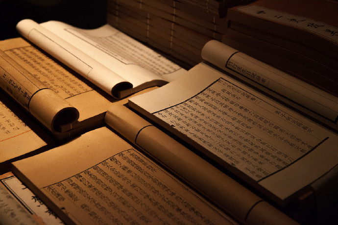 对联上联与下联平仄示范,出句十一个字的对联平仄要求