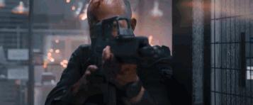 著名“怪胎”大导演最新*片爽**，冲这光头主演我就燃爆了