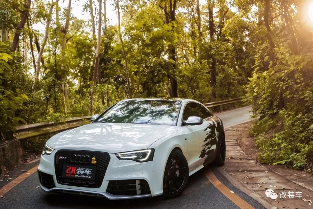 14代丰田皇冠改色,14代丰田皇冠颜值如何