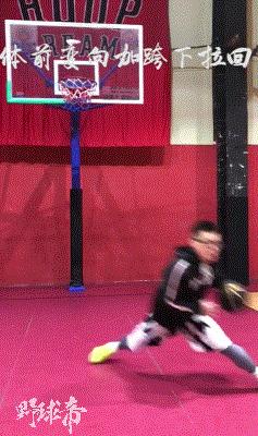 不会运球也能过人的方式,如何练好胯下运球和背后运球过人