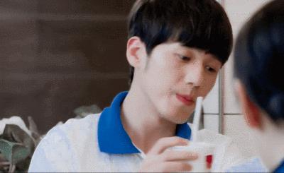 你可以说他不帅，但不得不承认他是型男