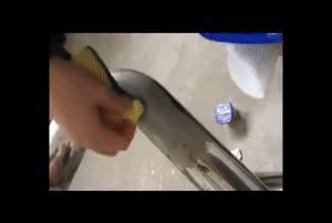 油烟机不管有多脏一个口罩就搞定,油烟机脏了别傻傻拆下来洗了