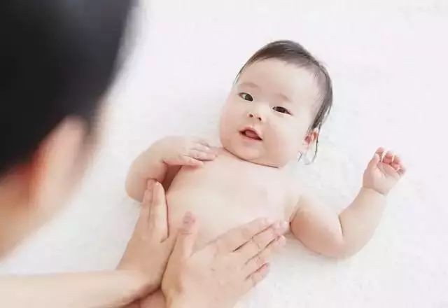 抚触操婴儿操0-6个月排气操,婴儿抚触操全套0-36个月步骤