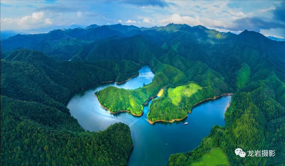 @龙岩人，让我们跟随无人机，一起飞跃闽西