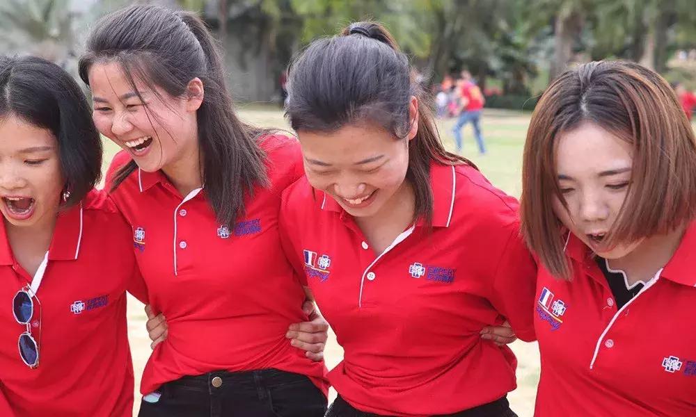 巨邦清明献花丨人间四月无心芳菲，上山看总设计师改革大步豪迈