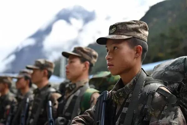 杜富国和杜富佳的故事电影,杜富佳和杜富国的故事