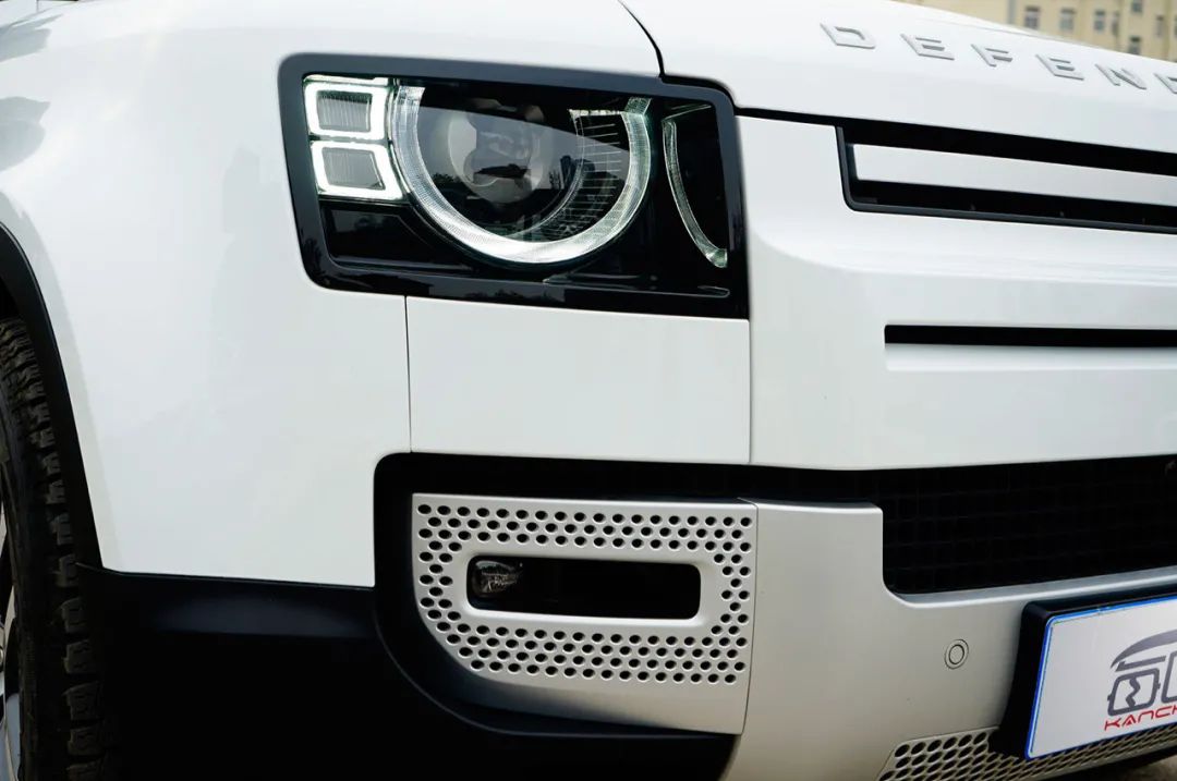 试驾路虎全新卫士,路虎卫士110p400x和暗黑特别版区别