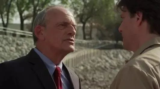 鳗鱼钻入人体的恐怖片名,鳗鱼入侵城市的电影