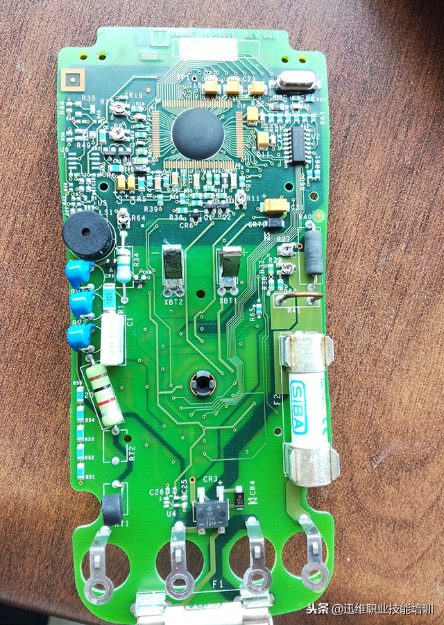 fluke万用表15b+和18b+的区别,fluke万用表和国产的对比