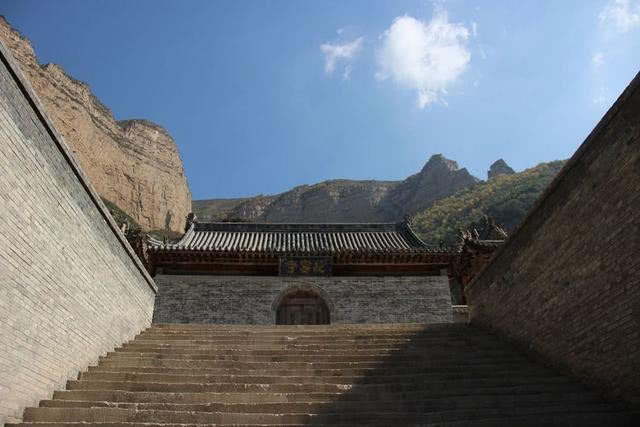 五台山最应该去的几个寺院,去五台山朝拜必须去哪几个庙