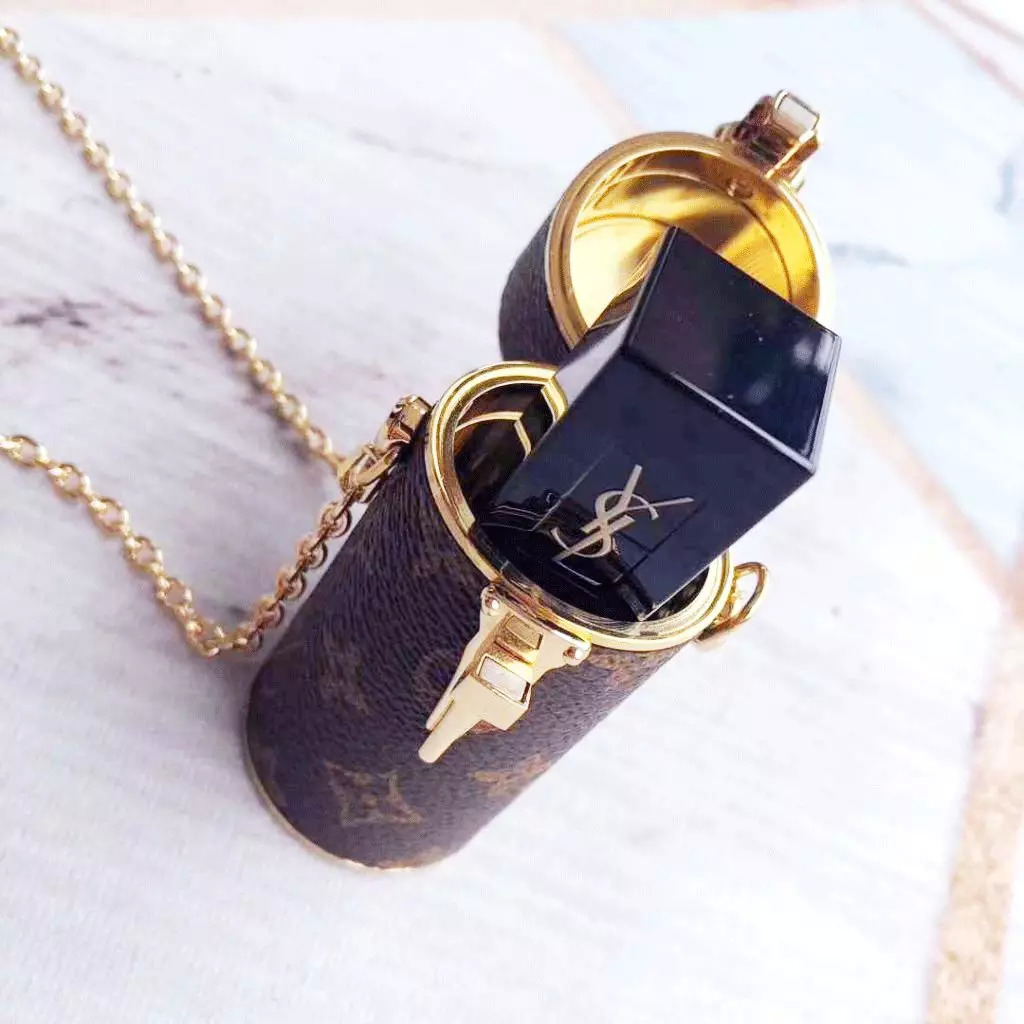 我的胸,我的手指,我的脚腕……都需要一只包包