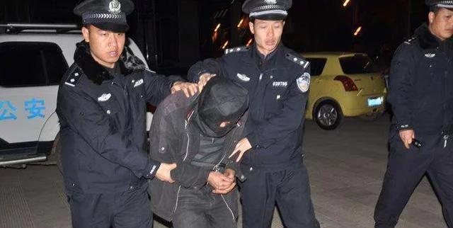 缓期二年执行死刑什么意思,缓期二年是什么意思谁来解释一下