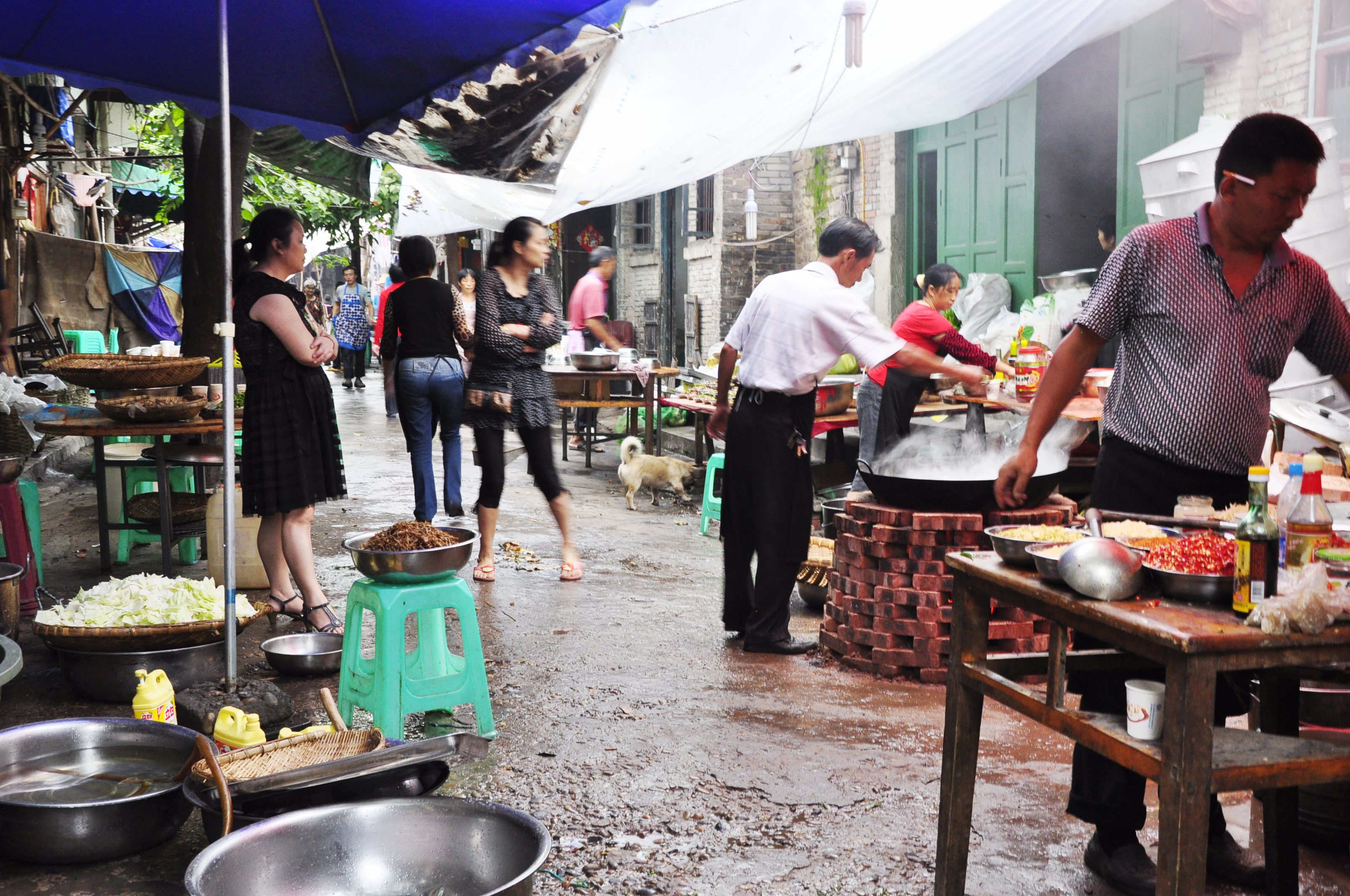 牛佛烘肘吃出梁山好汉的气魄