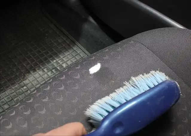 如何使用小苏打清洁,用小苏打怎么清洗车内的污渍