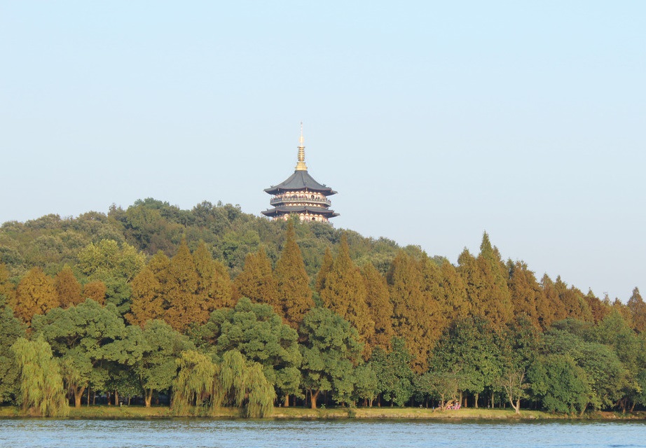 白蛇传说白素贞找师父,白素贞的师父是不是九天玄女