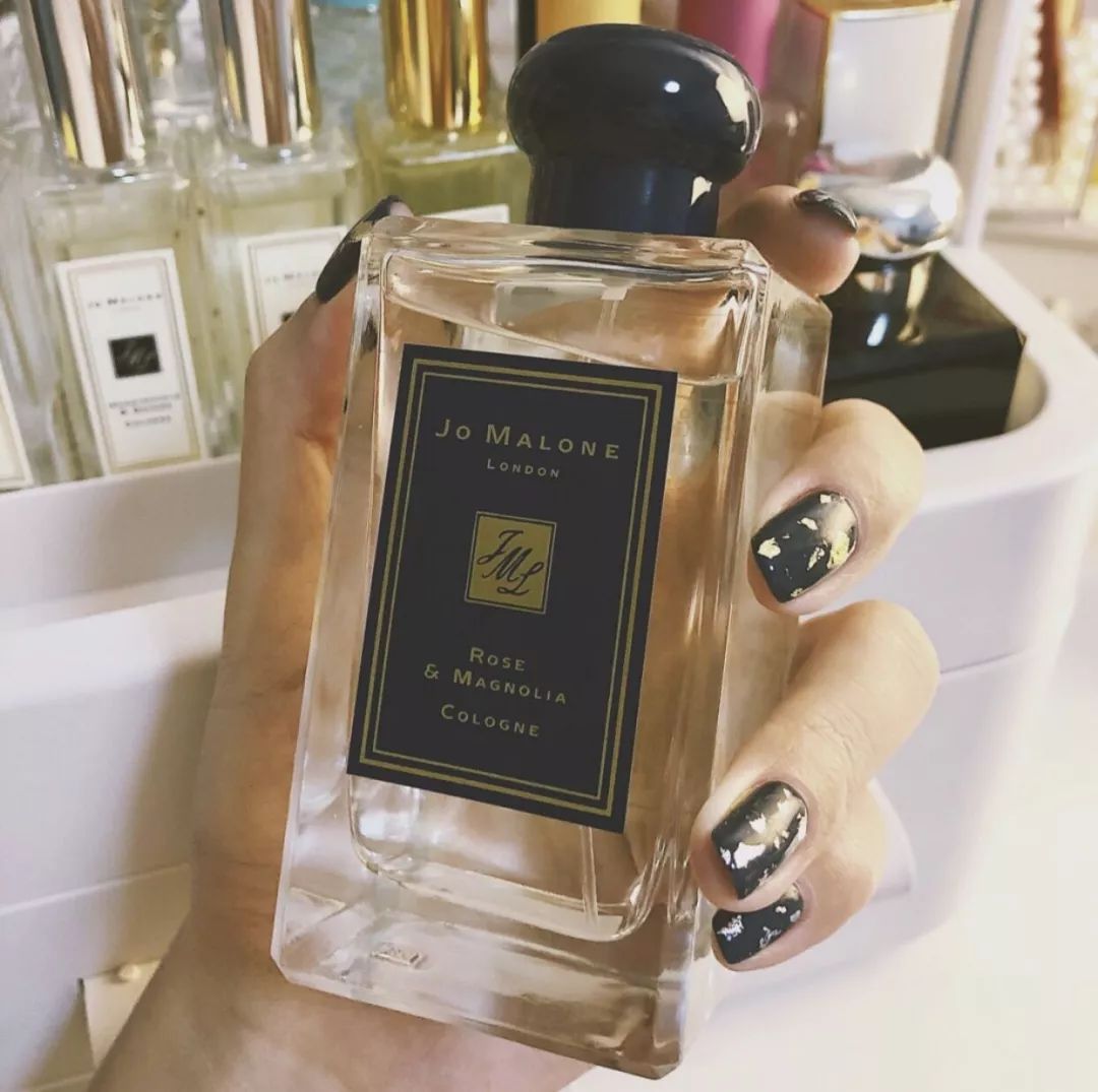 还在备战双11购物车？圣诞节彩妆限定也来抢你钱了