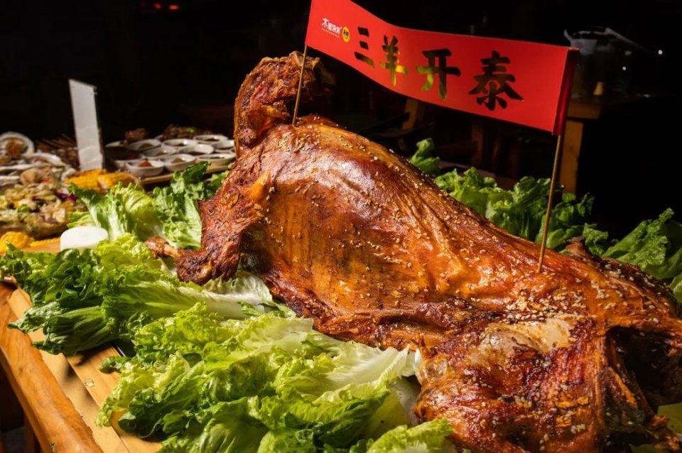 木屋烧烤烤全羊价格表,木屋全羊烧烤