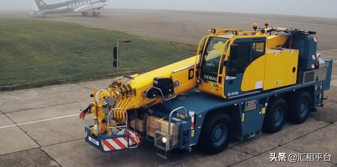 世界最大徐工11200吨吊车,世界最大吊车4400吨重