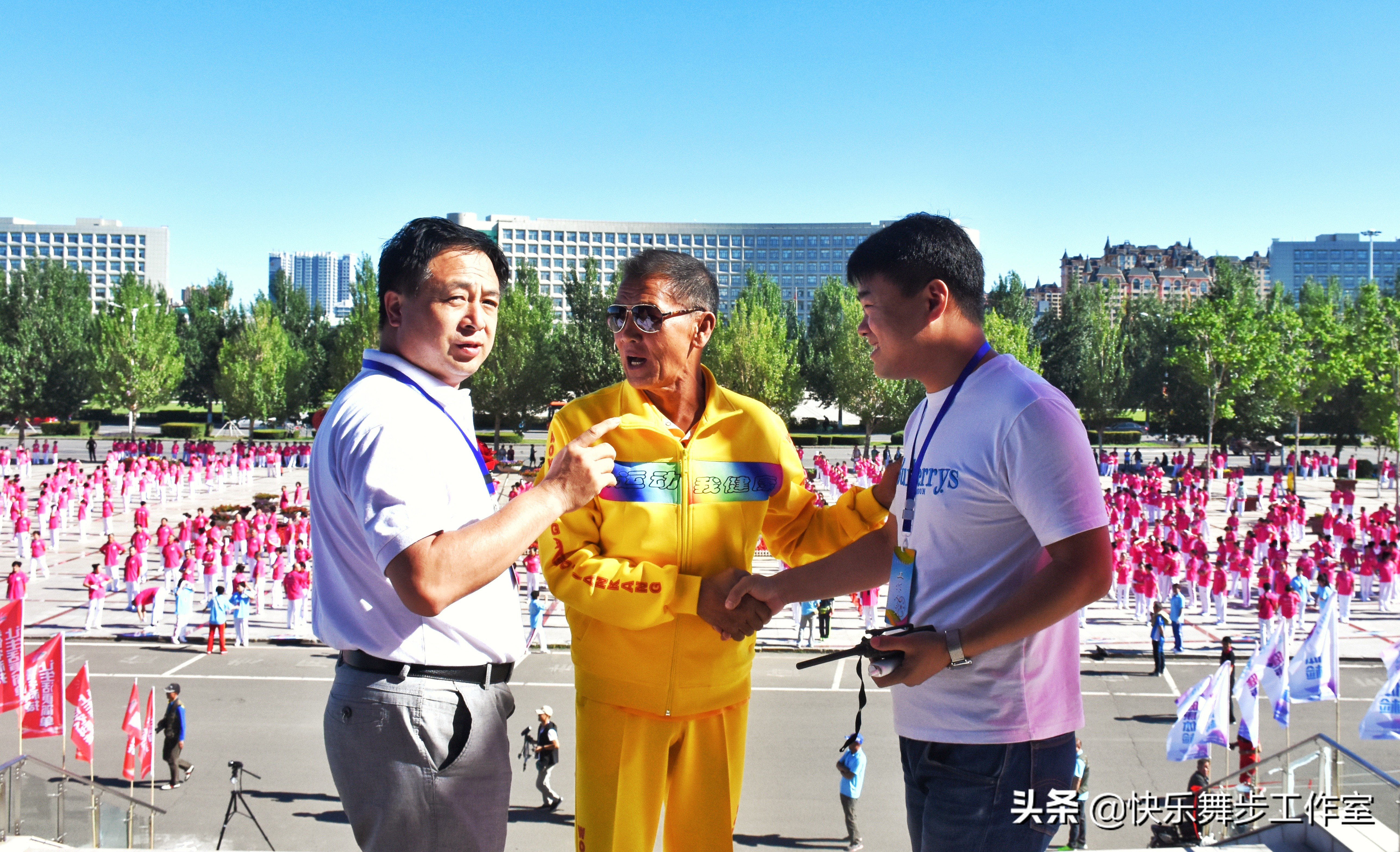 中老年快乐健身舞步,佳木斯中老年人健身操绿旋风