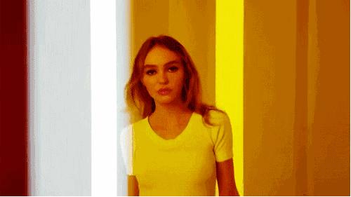 为什么这么多人喜欢t恤,为什么有人愿意花一万多买手机