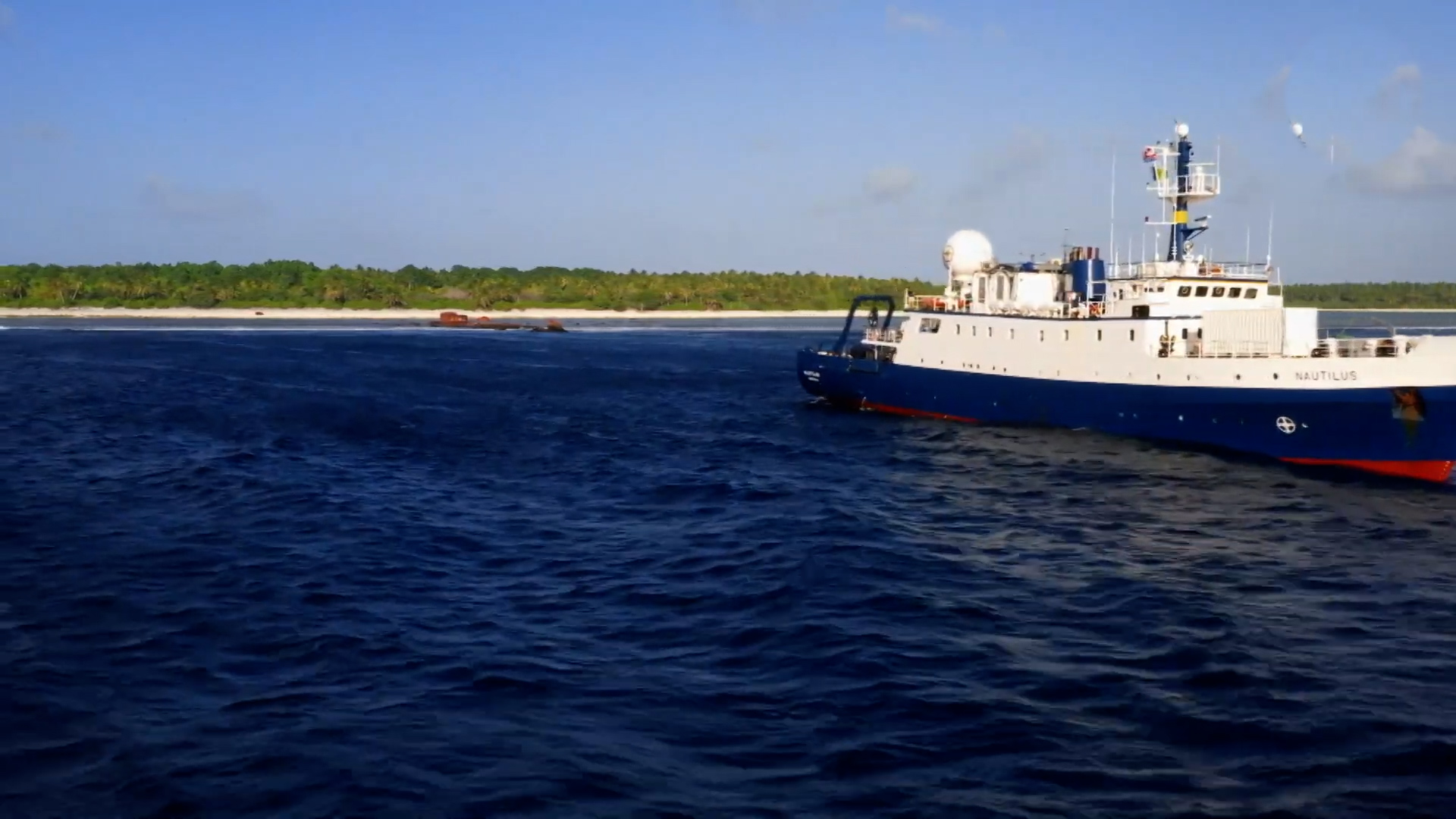 国外女飞行员飞行途中遭遇险情,女飞行员遇到的奇怪事