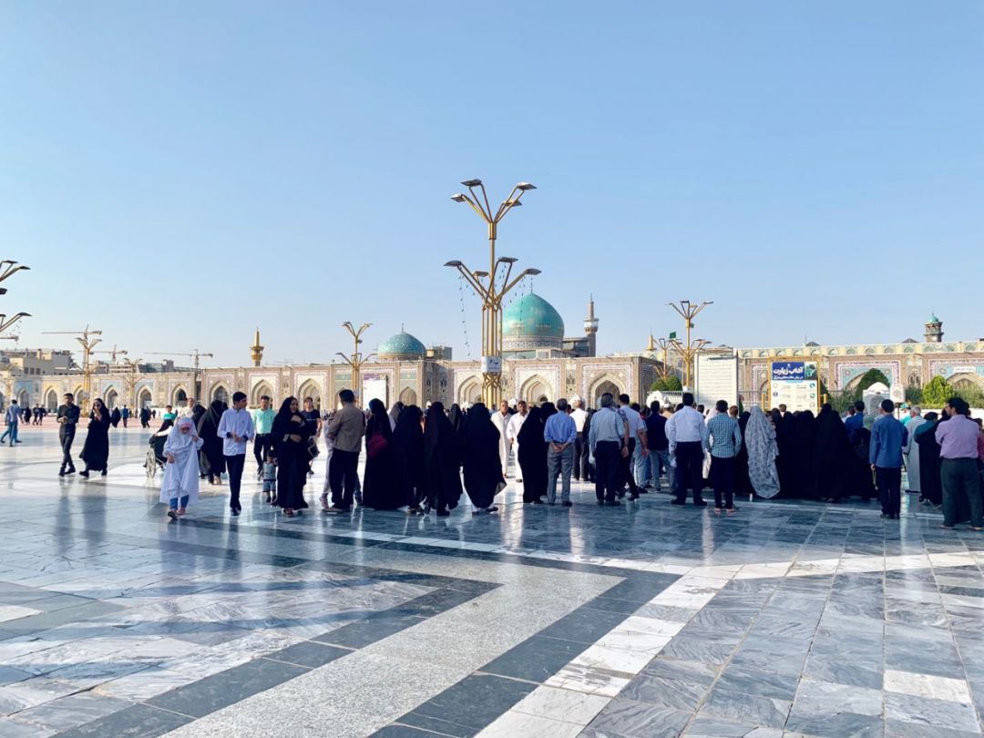 伊朗：黑纱下骚动的嬉皮青年