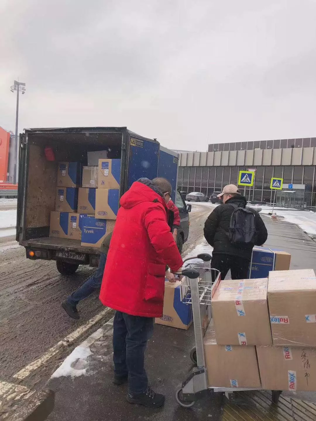 超12吨医疗物资从杭州运出,大批医疗物资运往欧洲