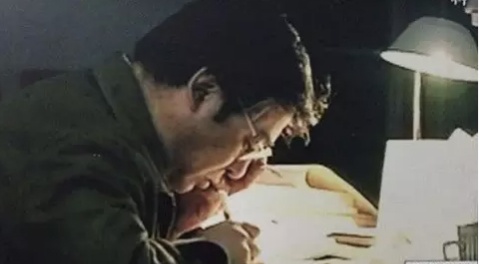 路遥最后的葬礼,42岁路遥离开的原因