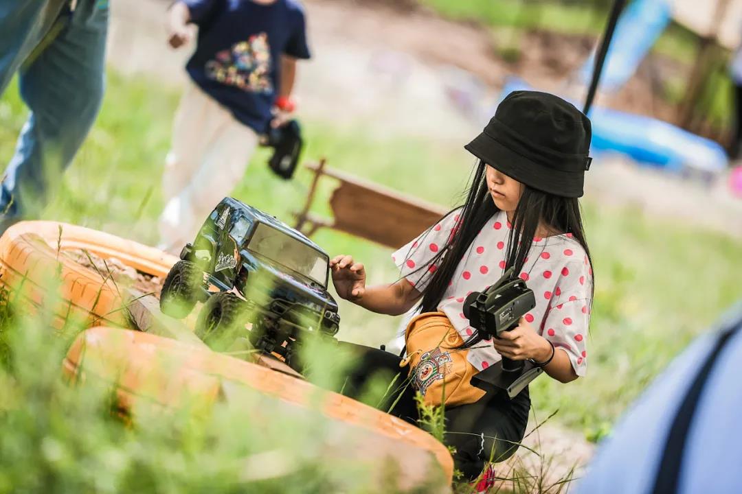 北京bj40成佛坡越野视频,北京越野车bj40远行