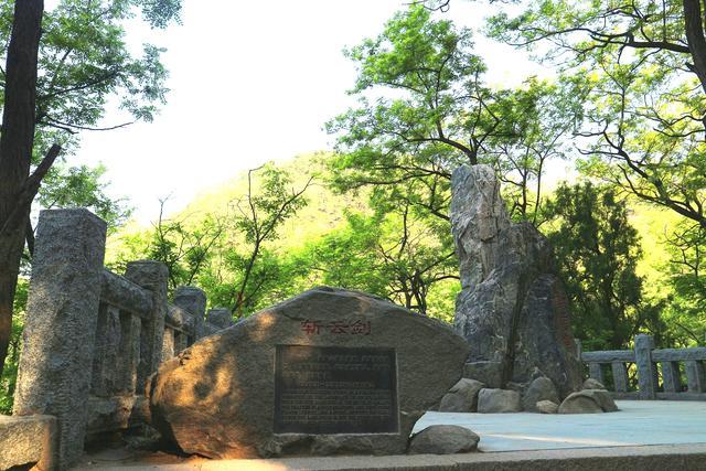 泰山的毛主席著名诗词石刻，伟大领袖的“泰山缘”