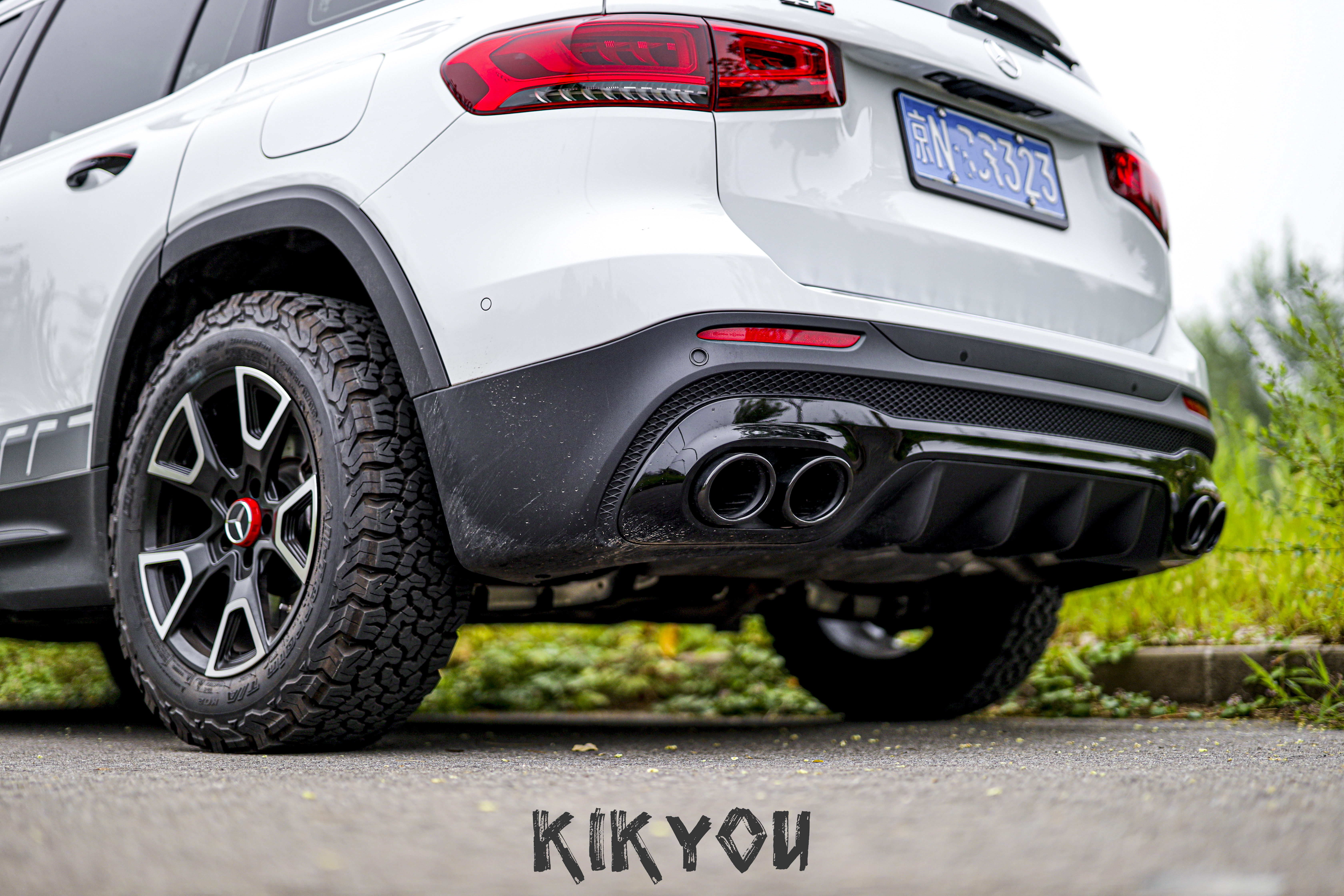 越野轮胎搭配在小车上好不好看,越野轮胎配轿车