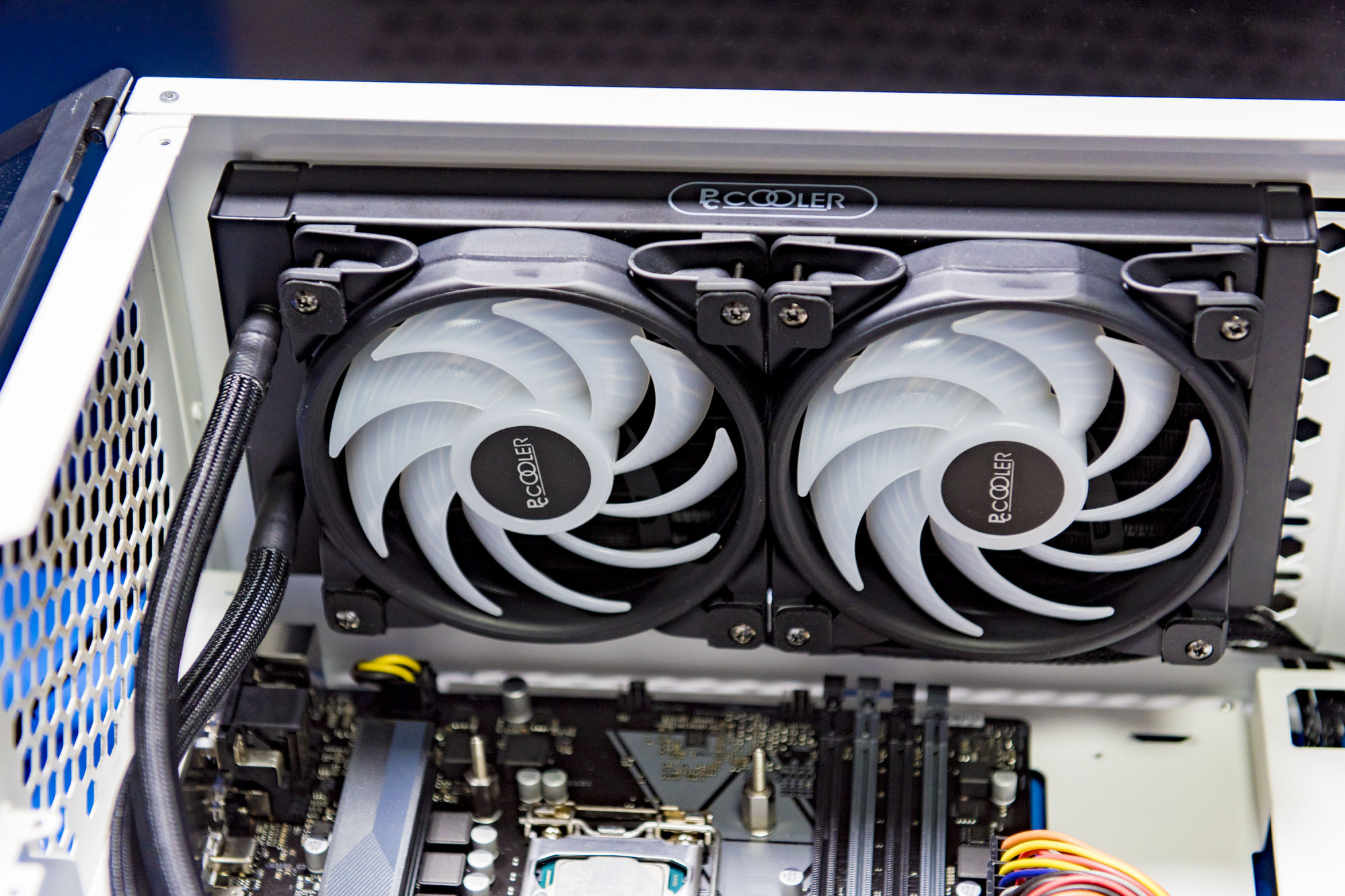 超频三r4000散热器评测,超频三240水冷测评