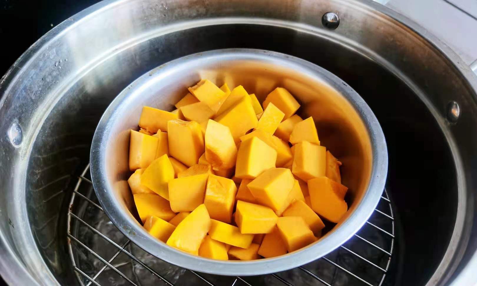 蒸南瓜的正确方法蒸几分钟才能熟,蒸南瓜的正确方法蒸几分钟能熟