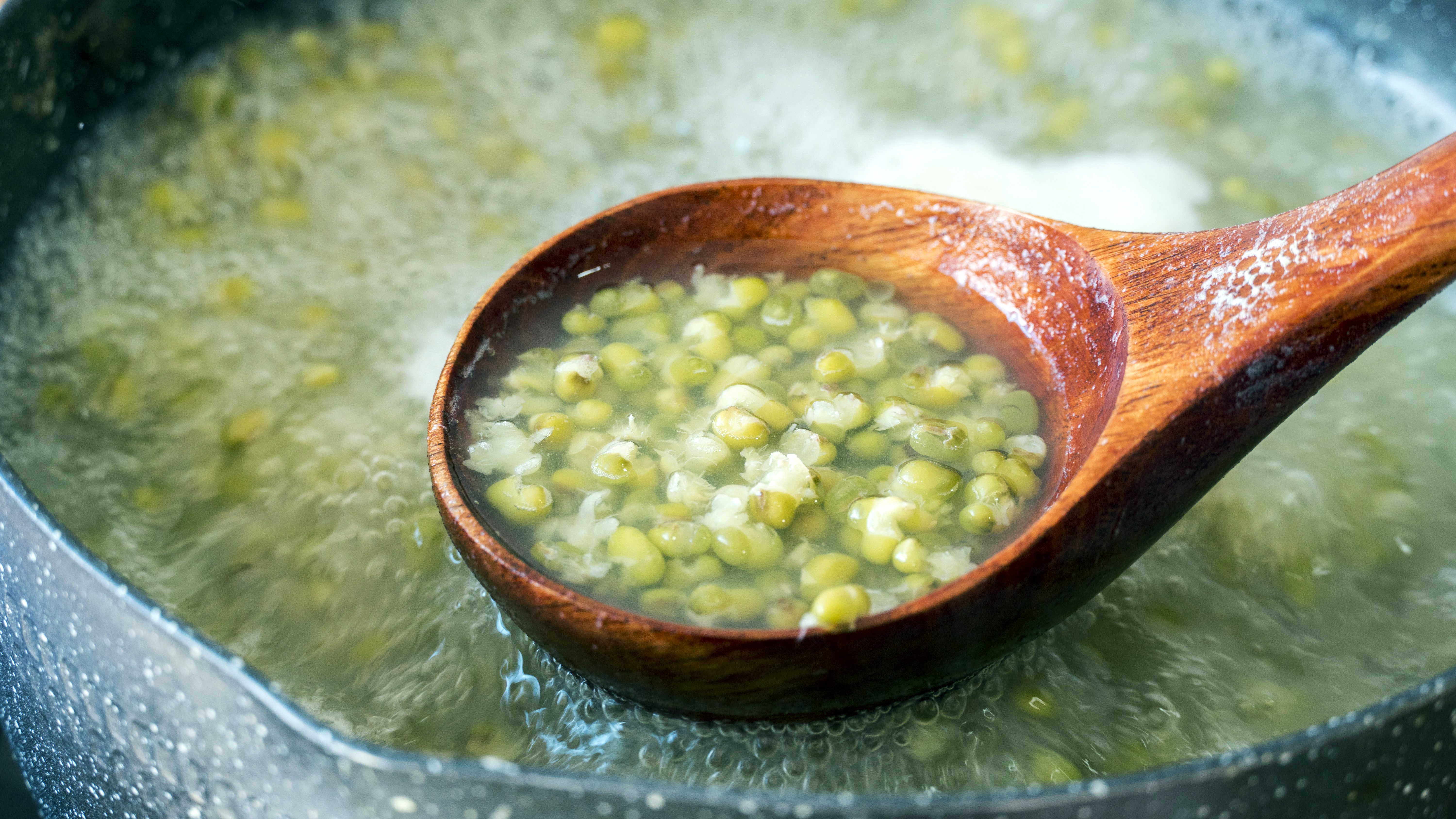 煮绿豆汤怎么煮快一点,煮绿豆汤有诀窍根本不用提前泡