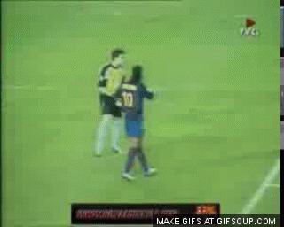 搞笑视频门将被数次击中,门将乌龙球爆笑视频